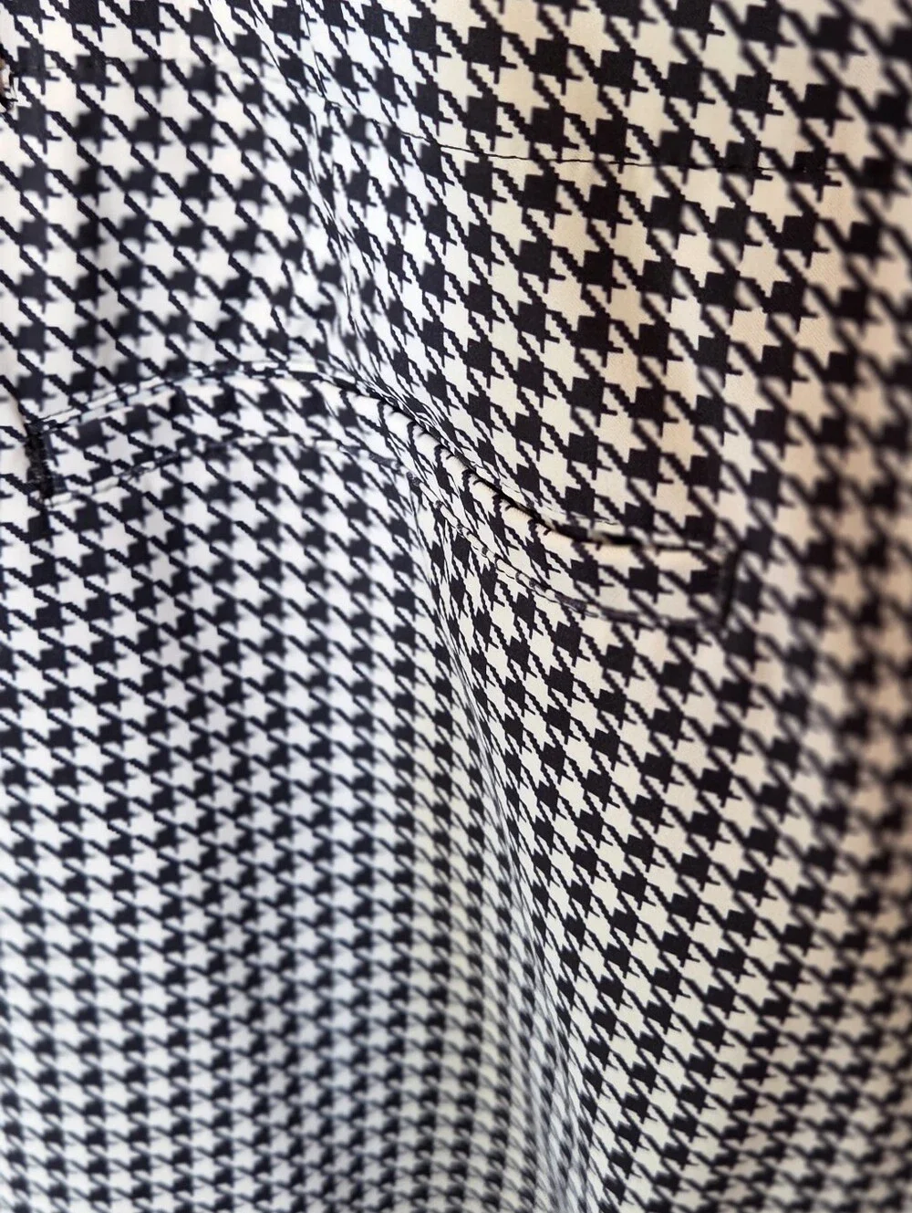 Nike Womens Golf Bermuda Shorts Size 8 Houndstooth Check Design Black & White